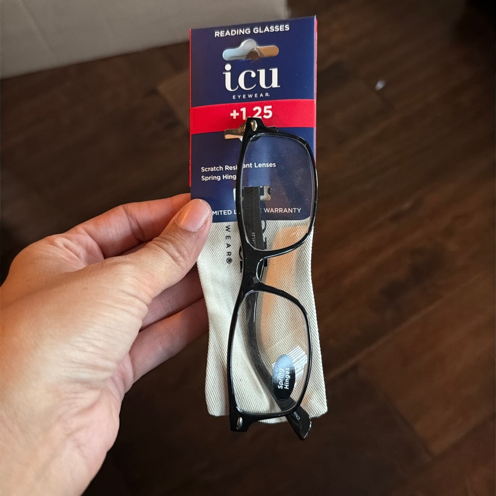 ICU Eyewear Emeryville Reading Glasses Black Rectangular Frame +1.25 10200001TX